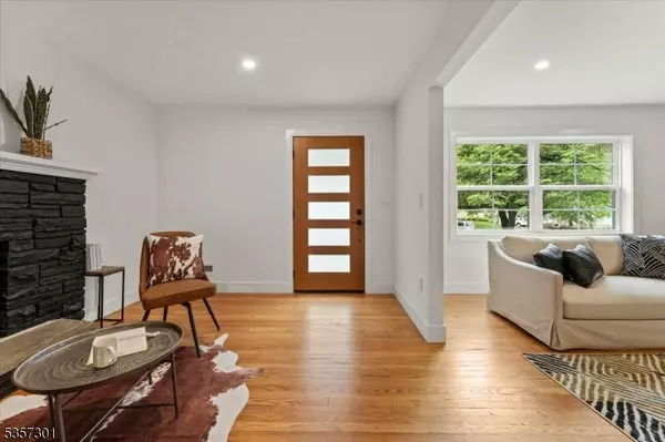 60 Riverside Dr, Florham Park Boro, NJ 07932