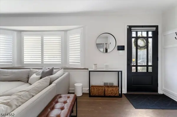 22 S Wickom Dr, Westfield Town, NJ 07090