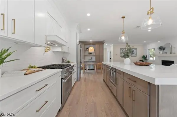 13 Oneida Dr, Westfield Town, NJ 07090