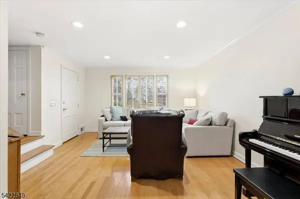 260 Walnut St #9, Westfield Town, NJ 07090