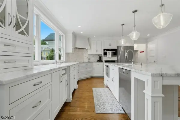 1061 Wychwood Rd, Westfield Town, NJ 07090