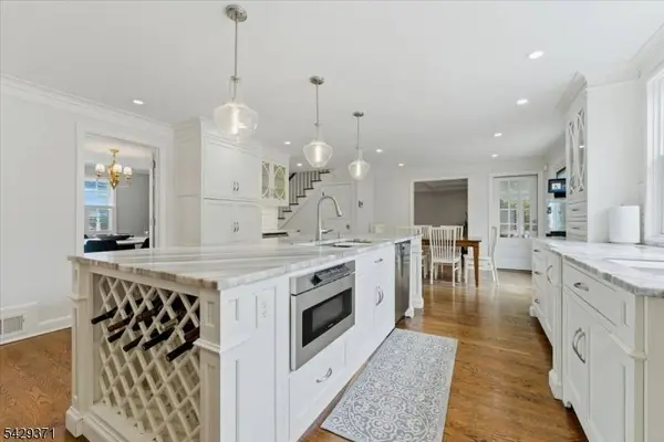 1061 Wychwood Rd, Westfield Town, NJ 07090