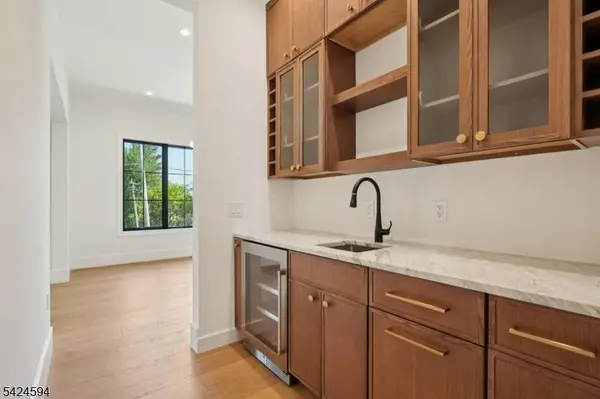 62 Albright Cir, Madison Boro, NJ 07940