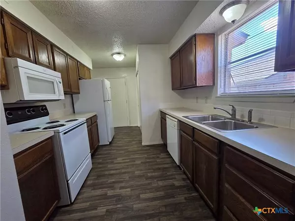 1802 Azalea DR, Temple, TX 76502