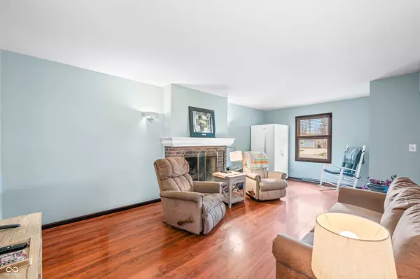 2632 Wildwood LN, Columbus, IN 47201