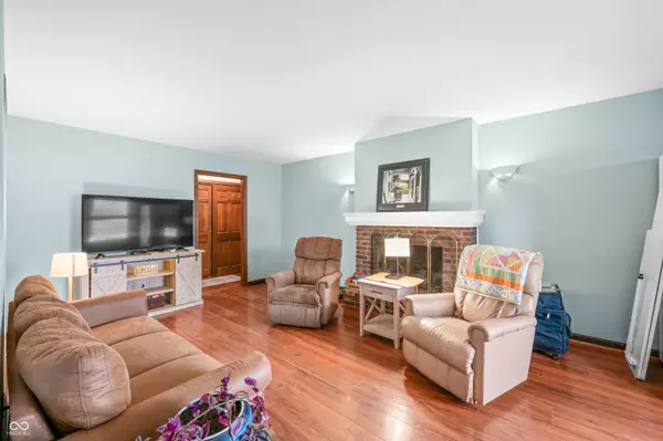 2632 Wildwood LN, Columbus, IN 47201