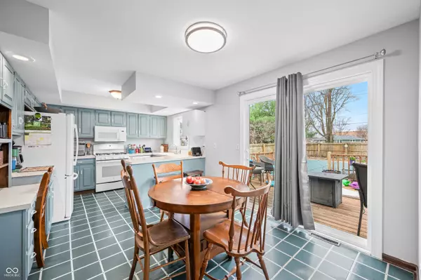 2632 Wildwood LN, Columbus, IN 47201