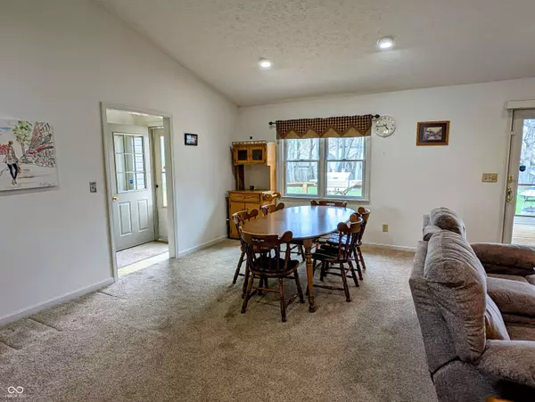 2515 Woods Edge DR, Madison, IN 47250