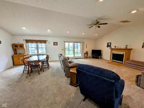 2515 Woods Edge DR, Madison, IN 47250