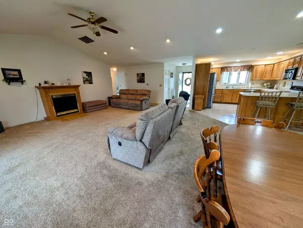 2515 Woods Edge DR, Madison, IN 47250