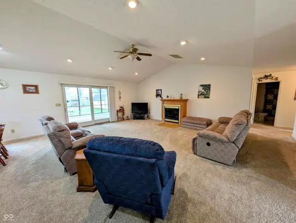 2515 Woods Edge DR, Madison, IN 47250