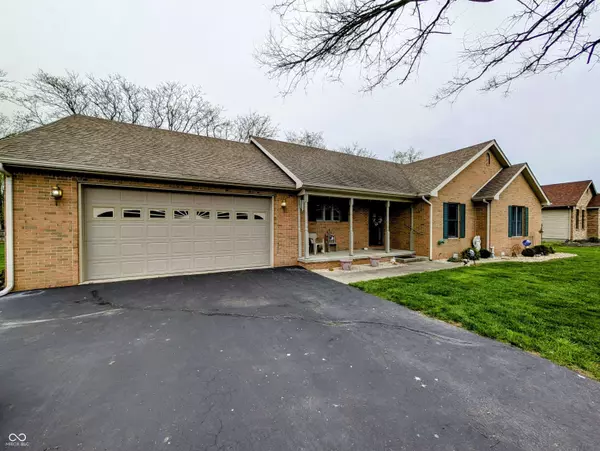 2515 Woods Edge DR, Madison, IN 47250