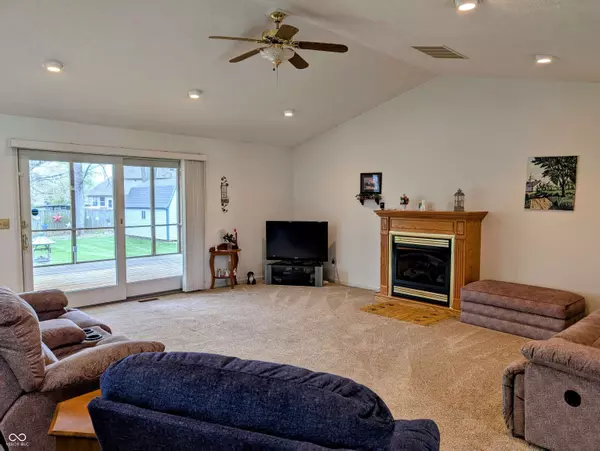 2515 Woods Edge DR, Madison, IN 47250