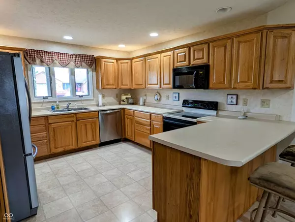 2515 Woods Edge DR, Madison, IN 47250