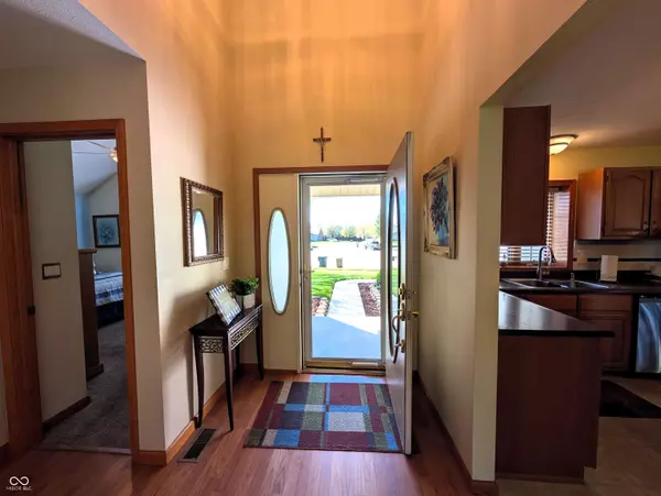 3730 Cheyenne CT, Columbus, IN 47203