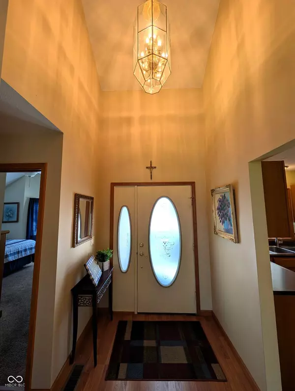 3730 Cheyenne CT, Columbus, IN 47203