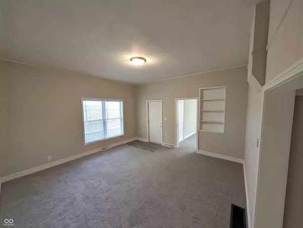 1303 9th ST, Columbus, IN 47201