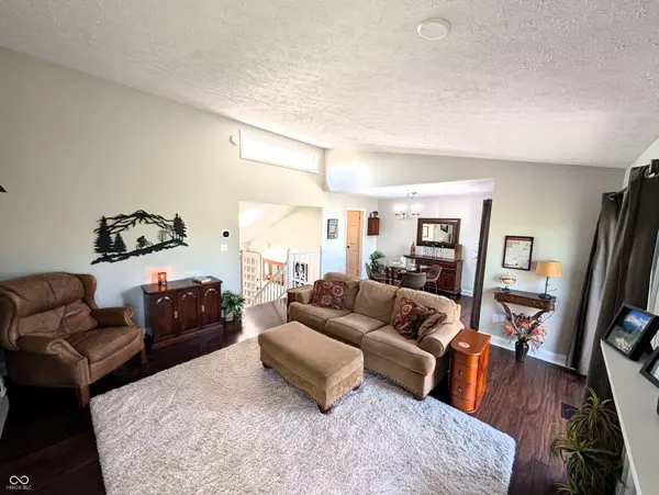 21 Osage CT, Columbus, IN 47201