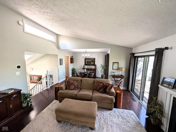 21 Osage CT, Columbus, IN 47201