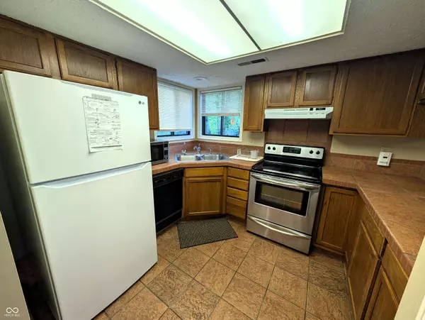 93 Lookout Ridge DR #24U, Columbus, IN 47201