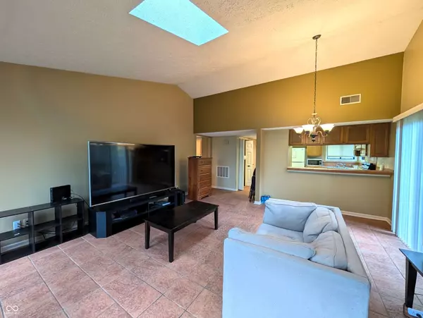 93 Lookout Ridge DR #24U, Columbus, IN 47201