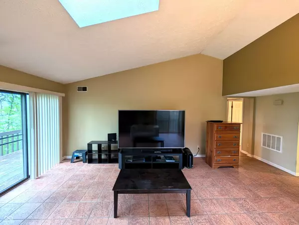 93 Lookout Ridge DR #24U, Columbus, IN 47201