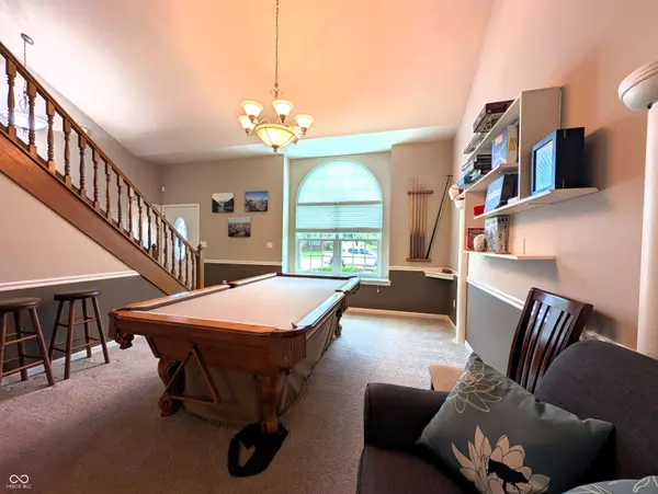 2879 Prairie Stream WAY, Columbus, IN 47203