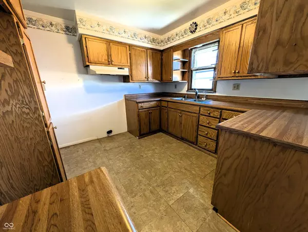 6204 E 50 N, Columbus, IN 47203