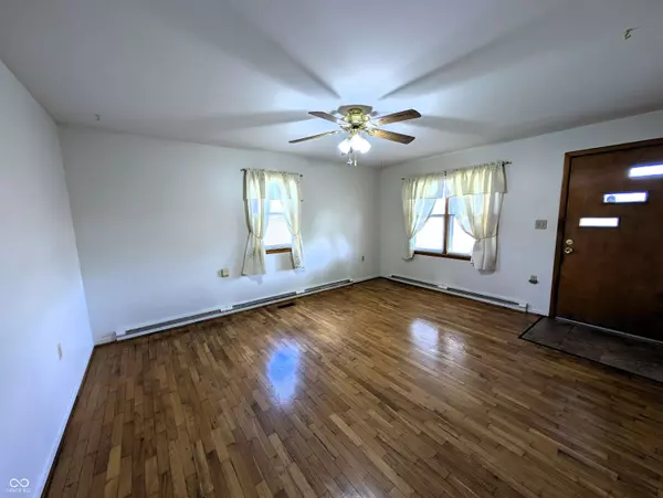 6204 E 50 N, Columbus, IN 47203