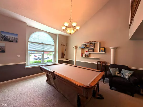 2879 Prairie Stream WAY, Columbus, IN 47203