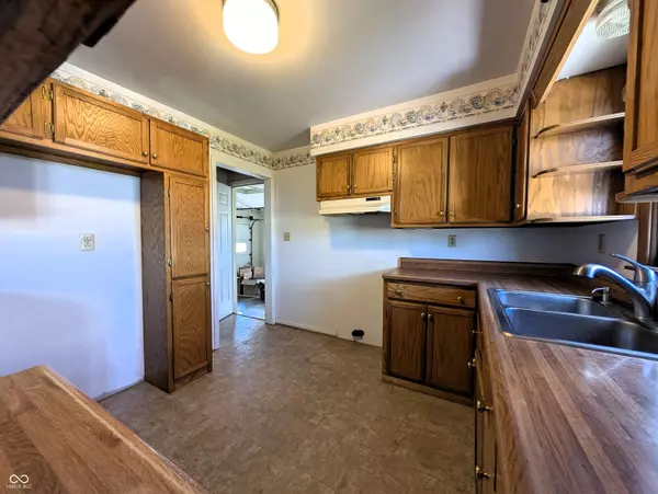 6204 E 50 N, Columbus, IN 47203