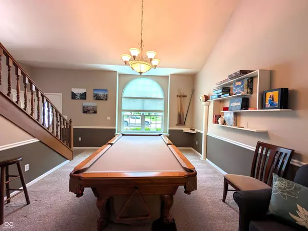 2879 Prairie Stream WAY, Columbus, IN 47203