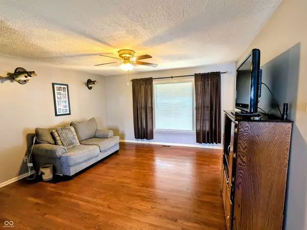 207 S Pleasant ST, Edinburgh, IN 46124