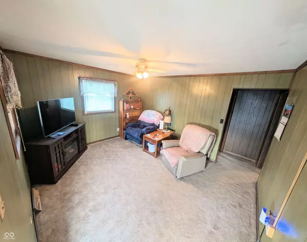 5599 N State Road 9, Hope, IN 47246