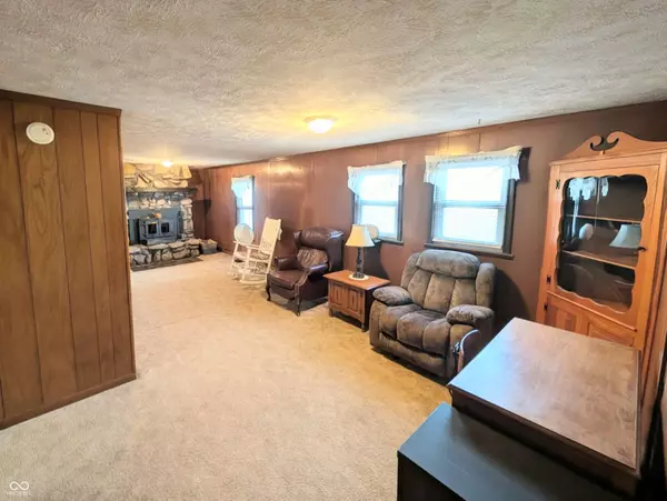 5599 N State Road 9, Hope, IN 47246