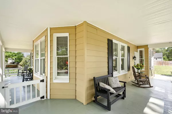 9 N LOCUST ST, Round Hill, VA 20141