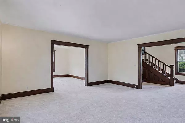 200 S ORCHARD DR, Purcellville, VA 20132