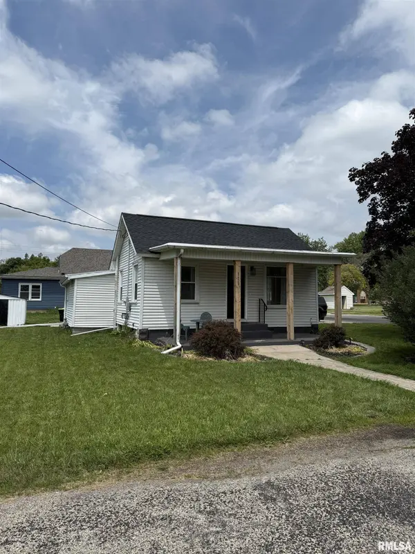 111 N CHURCH ST, Roanoke, IL 61561