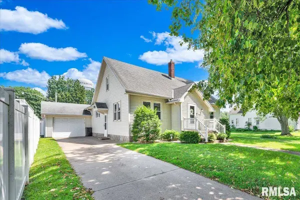 112 S MENARD ST, Metamora, IL 61548