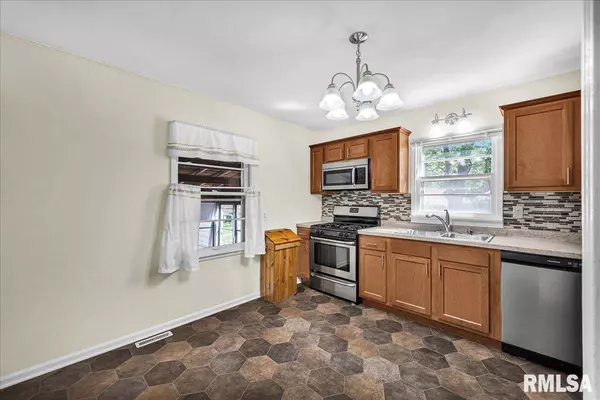 1165 JEFFERSON ST, Galesburg, IL 61401