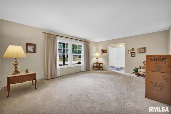 7222 N CRABAPPLE CT, Peoria, IL 61614