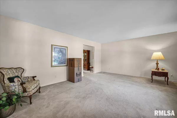 7222 N CRABAPPLE CT, Peoria, IL 61614