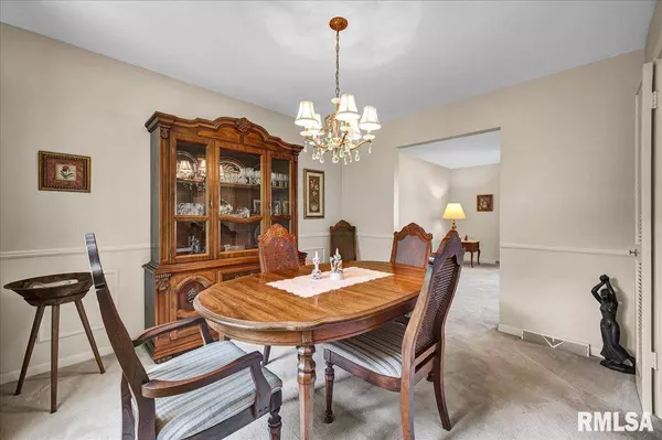 7222 N CRABAPPLE CT, Peoria, IL 61614