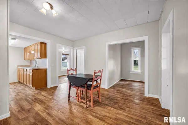 113 N GREEN ST, Roanoke, IL 61561