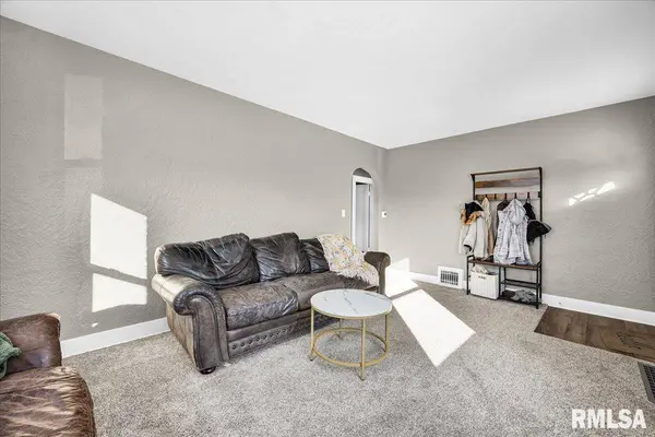 602 RIDGE ST, Washington, IL 61571