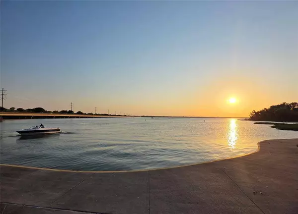 1868 Oak Bend Drive, Rockwall, TX 75087