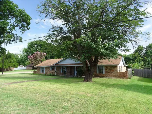 1302 Plateau Drive, Duncanville, TX 75116