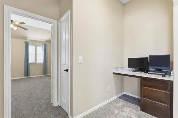 5224 Smokey Ridge Drive, Fort Worth, TX 76123