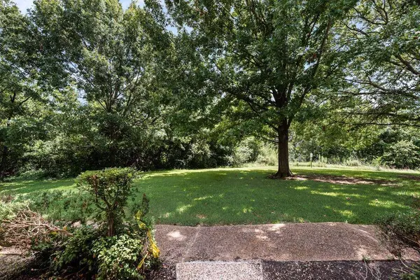 624 Trailwood Court, Garland, TX 75043