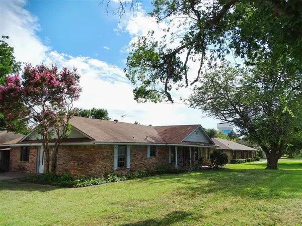 1302 Plateau Drive, Duncanville, TX 75116